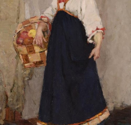 Девушка в национальном костюме дорофеев