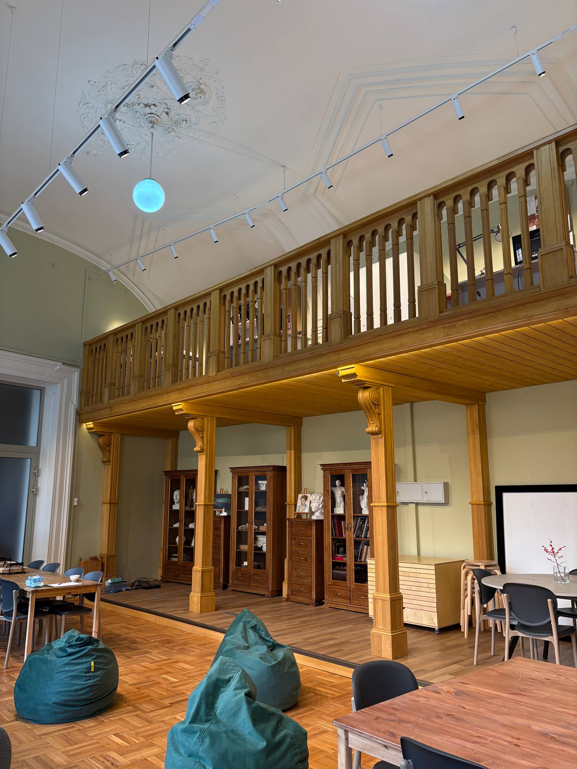 Photo 5292057818380832874 w